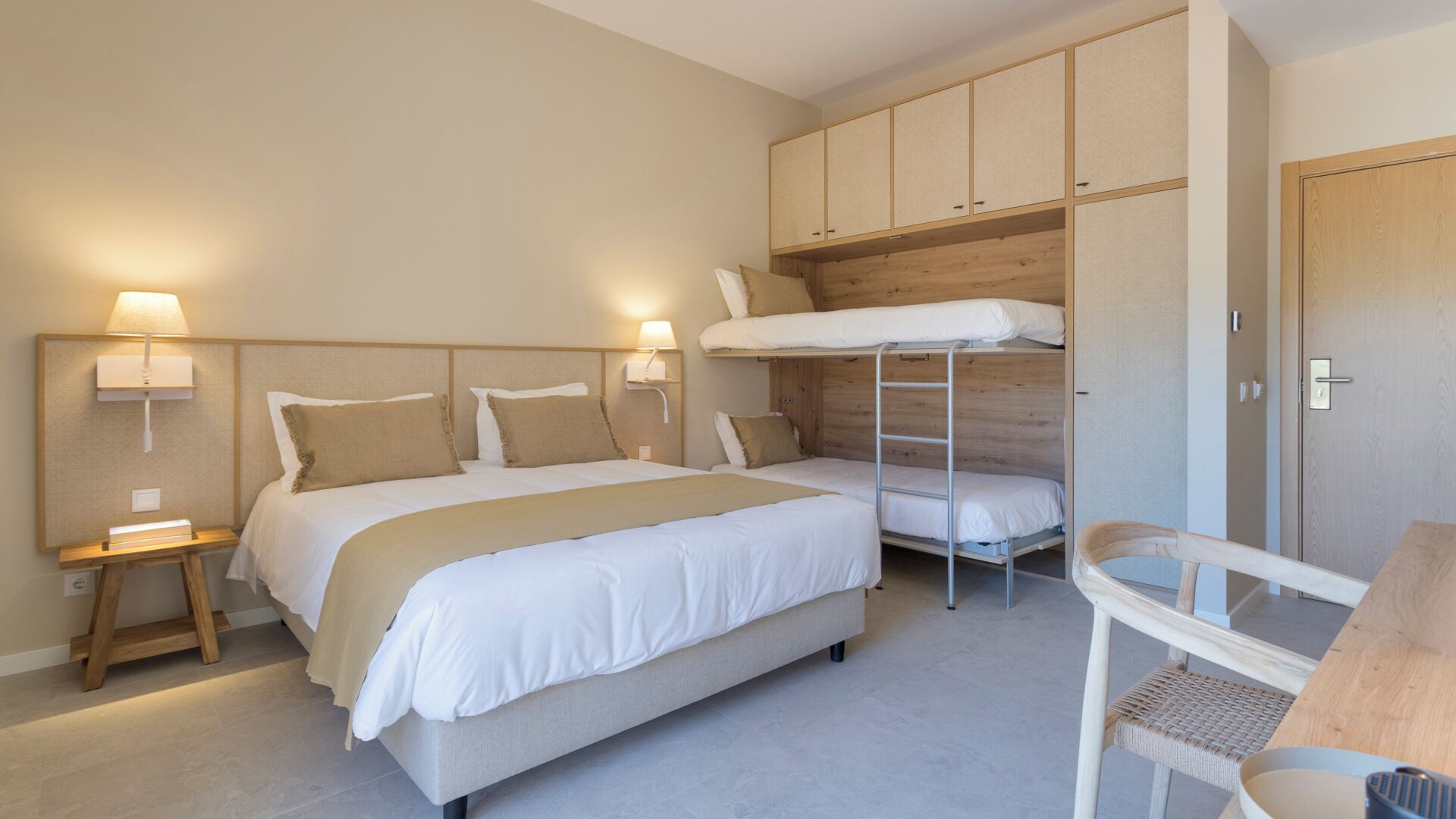Family Room | Hypo-allergenic bedding, minibar, desk, free WiFi