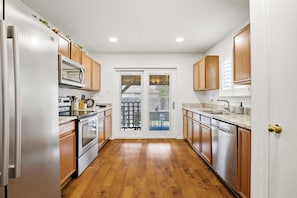 Unclassified image, 2 of 40, button - Vibrant Stay Near SeaWorld w Patio & BBQ | Pets OK (San Antonio)