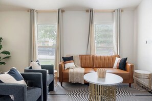 Living area - The Colony 3BR | Pool + BBQ, Near The Star Frisco (The Colony)