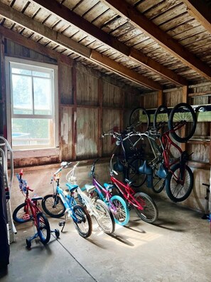 Interior - Shipwrecked-In-town, pool, firepit, bonus cottage. (Chincoteague Island)