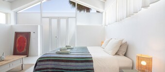 Bright Algarve Cottage with Yoga, Pilates and Natural Pond