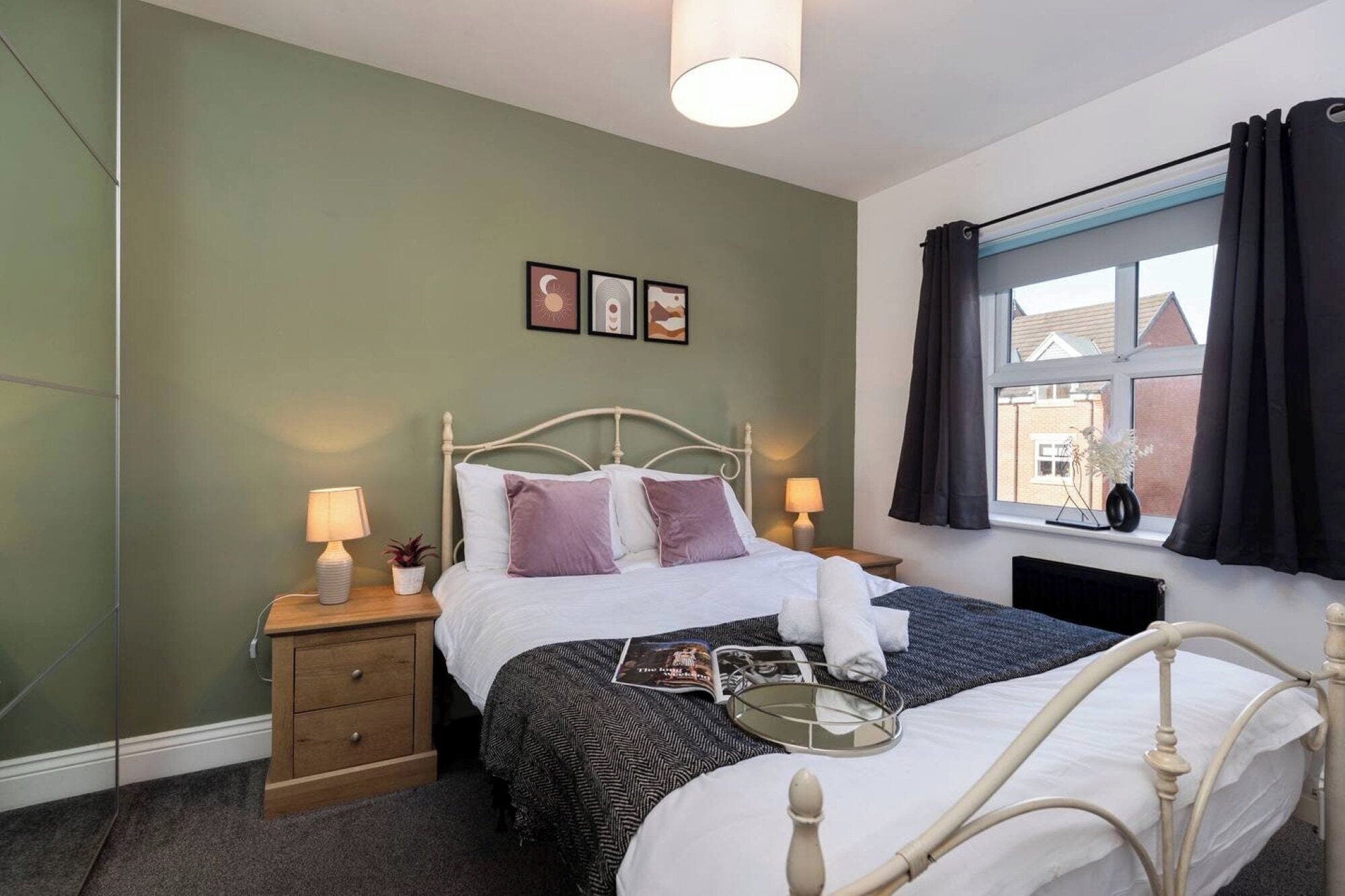 3 bedrooms, iron/ironing board, Internet, bed sheets