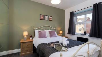 3 bedrooms, iron/ironing board, Internet, bed sheets