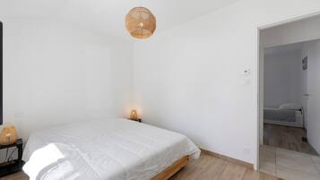 2 bedrooms, WiFi, bed sheets