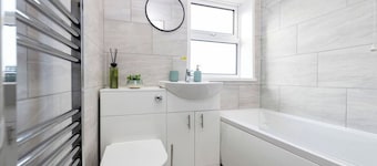 Durham 5BR | Contractors & Long Stay Discounts