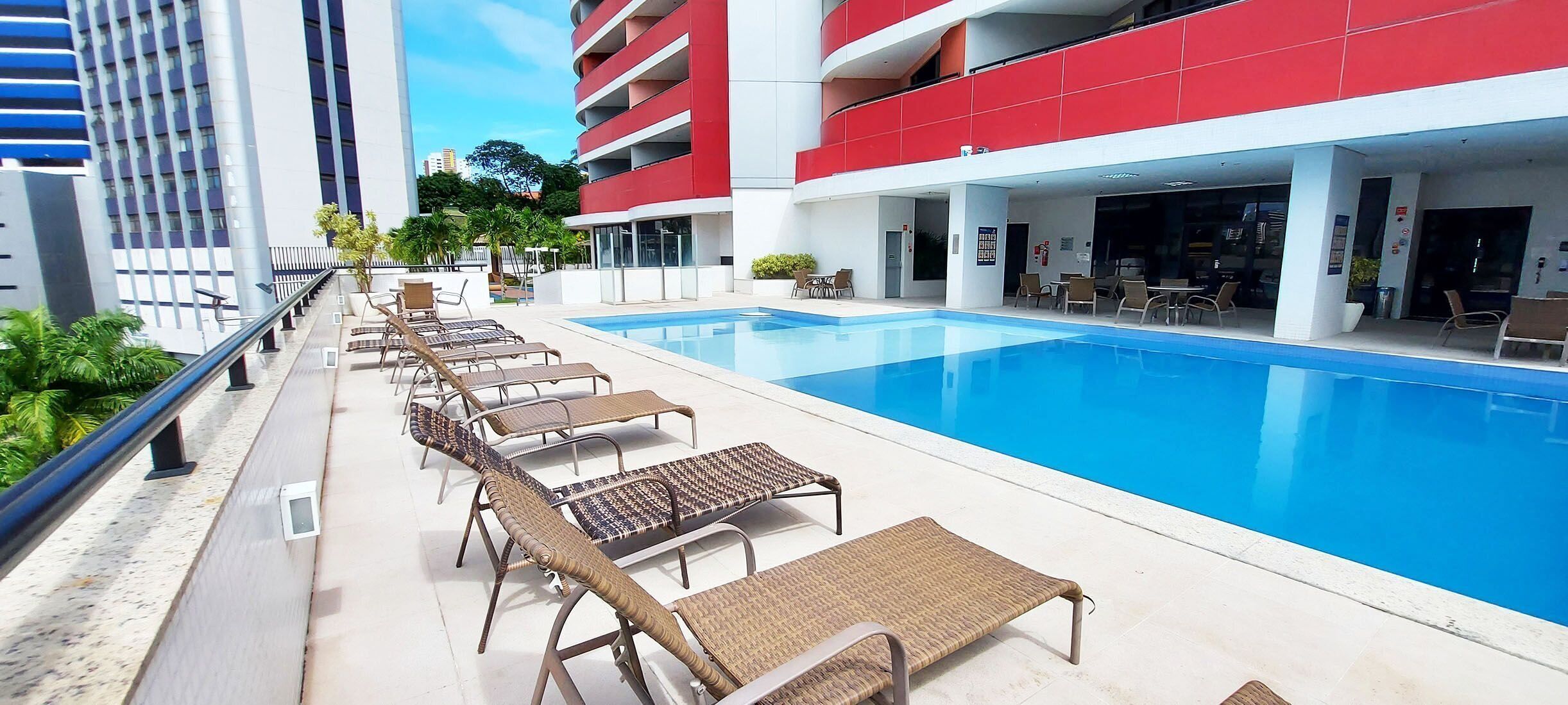 2 outdoor pools