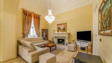 Villa Luxe, 6 chambres, four à micro-ondes (Villa Ciardo Luxury And Pool) | Coin séjour