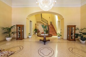 Luxury Villa, 6 Bedrooms, Microwave (Villa Ciardo Luxury And Pool) | Interior - Villa Ciardo Luxury And Pool (Alessano)
