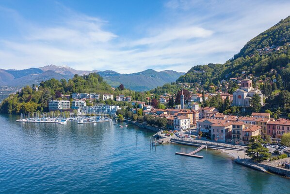 Marina - Dimora Della Rocca Private Garden, Wifi, BBQ & Parking (Angera)