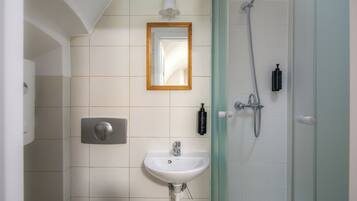 Superior Double Room | Bathroom | Shower, hair dryer, towels, soap