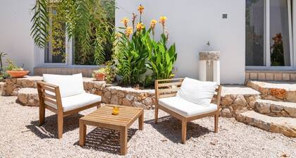 Dreamy Garden Cottage with Natural Pond in Algarve