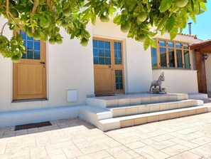 Exterior detail - Villa Christina 2BR Pool Retreat (Paralimni)