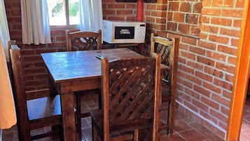 Suite familiar, patio | Restaurantes