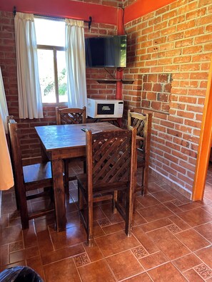 Family Suite, Patio | Dining - Cabañas MARV By GEstores (Huasca de Ocampo)