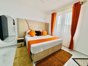 Iron/ironing board, WiFi, bed sheets