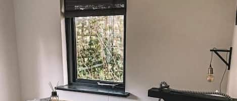Double Room, Shared Bathroom, Garden View | Free WiFi