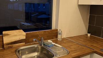 Shared Dormitory, 1 Bedroom | Private kitchen
