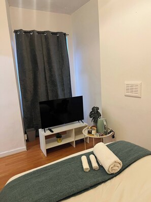 Shared Dormitory, 1 Bedroom - Room-cozy Guest Room in Central Manchest (Manchester)