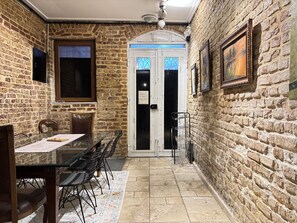 Outdoor dining - Unique 5BR Art House in Balat w/ Garden (Istanbul)