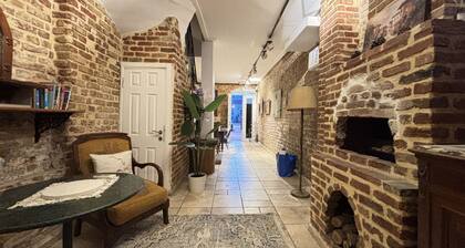 Unique 5BR Art House in Balat w/ Garden