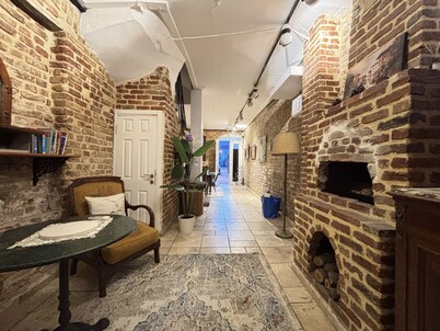 Unique 5BR Art House in Balat w/ Garden