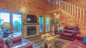 Living area - Experience the perfect blend of comfort and convenience at New Moon, nestled in (Sevierville)