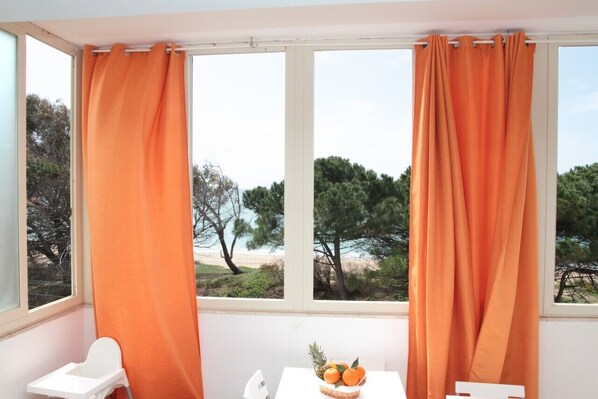 Dining - La Voce Del Mare Apartment (Dune)