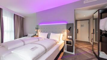 Premium bedding, iron/ironing board, WiFi, bed sheets