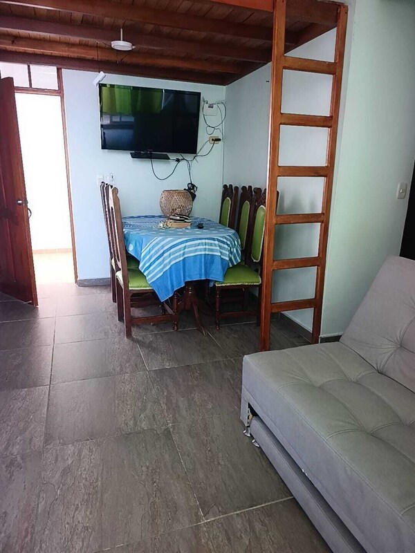 Charming 3-bedroom Apartment In Santiago De Tolú, Colombia - Córdoba