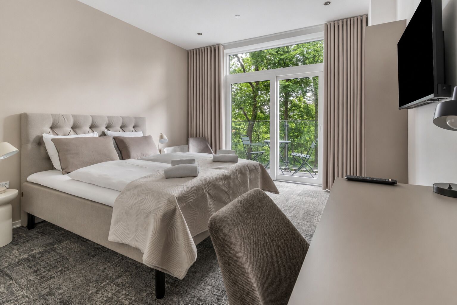 Chambre Double ou avec lits jumeaux | Bureau, fer et planche à repasser, Wi-Fi gratuit