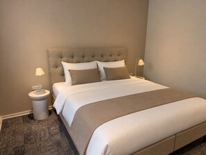 办公桌、熨斗/熨衣板、免费 WiFi