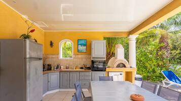 Fridge, microwave, oven