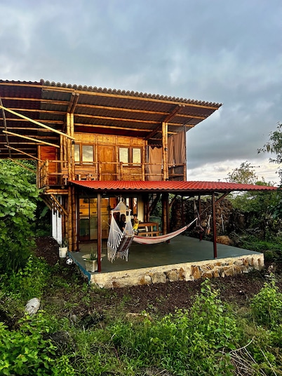 Highland Bamboo Cabin · San Cristóbal Galápagos