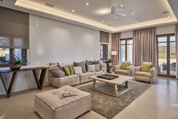 Living area - Luxury Villa Sapphire (Mykonos)