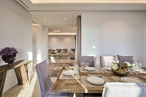 Dining - Luxury Villa Sapphire (Mykonos)