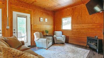 Cabin, Private Bathroom (Blue's Barn)