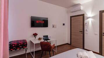 1 camera, Wi-Fi, lenzuola