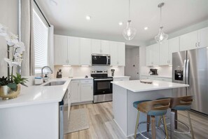 Private kitchen - Midway Bloom - Brand-new Home! (Walton)