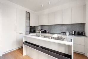 Private kitchen - The Muradiye Floor #2 / Boutique Luxury Residence (İstanbul)