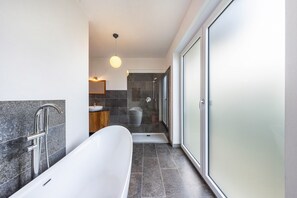 Shower, towels
