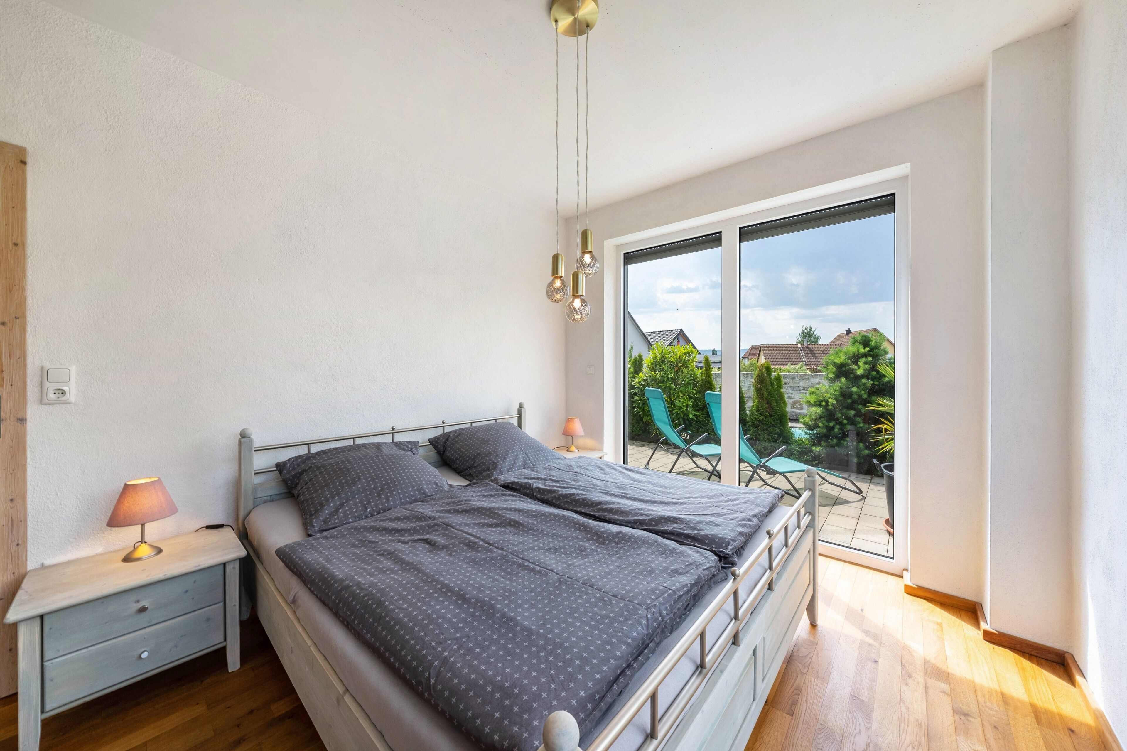 Bed sheets, wheelchair access
