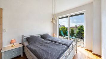 Bed sheets, wheelchair access