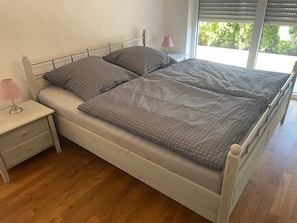 Roupa de cama, acesso para cadeiras de rodas