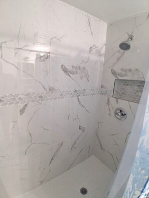 Hårtørrer, håndklæder, Sæbe, Shampoo