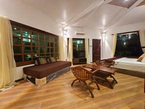 Blackout curtains, soundproofing, iron/ironing board, free WiFi - MARINA BAY RESORT TIOMAN (Tioman Island)
