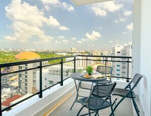 Outdoor dining - YouApartxx (Santo Domingo)