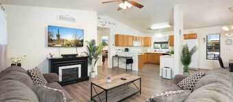3BR Cozy Retreat, Firepit, Hot Tub, BBQ & Patio