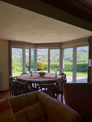 Dining - Quinta da Ponte - Family Refuge in Nature (Viseu)
