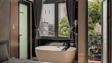 Deluxe-Suite, Balkon, Blick auf den Innenhof