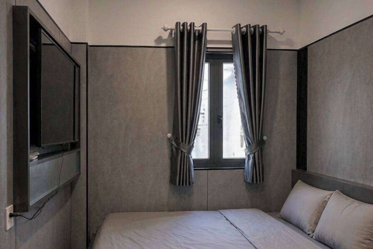 Kamar Double Basic, pemandangan kota | Area keluarga | Televisi layar datar 40-inci dengan saluran TV kabel